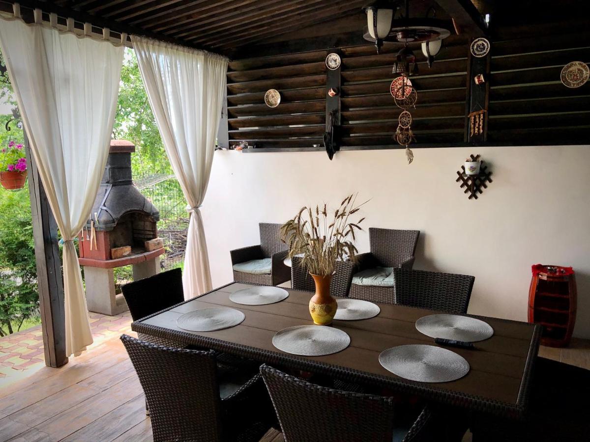 Casa Paunescu Milostea Ngoại thất bức ảnh